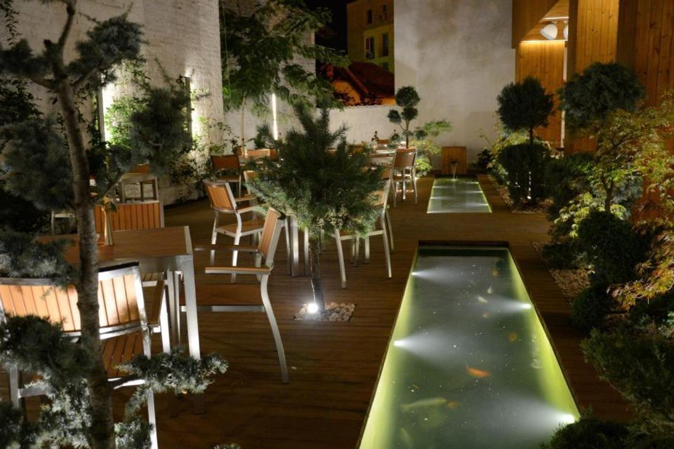Zenti Plaza Hotel Дробета-Турну Северин Екстериор снимка